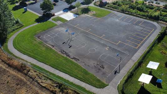 Prairie Mountain School Outdoor Basketball Courts in Eugene 2