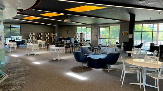 Oak Grove High School Library (Room 201) in San Jose 1