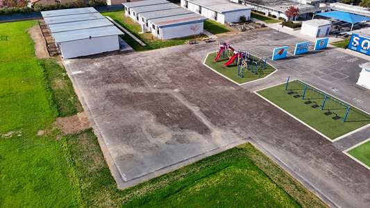 Victoria Elementary School (K-6) Outdoor Basketball Courts in Costa Mesa