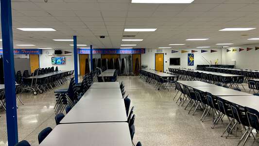 Plaza Middle School Cafeteria in Virginia Beach