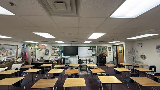 Central Junior High School Classroom Standard in Moore 2