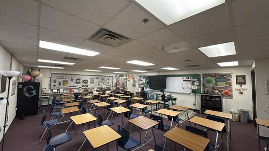 Central Junior High School Classroom Standard in Moore 3