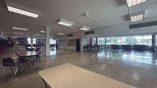 T.H. Harris Middle School Cafeteria in Metairie 4