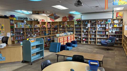 Sorensen Magnet School of the Arts and Humanities Library in Coeur d' Alene