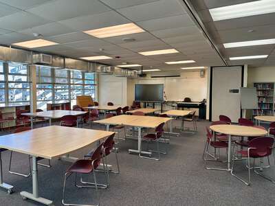 Montgomery Middle School (SDUSD) Library in San Diego