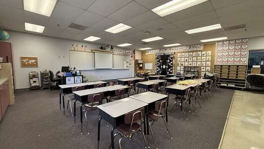 Meadow View School K-8 Classroom Standard in Eugene 3