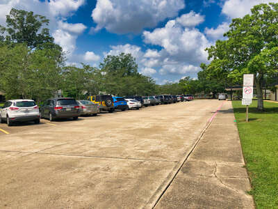 Shenandoah Elementary School Parking Lot - Visitors in Baton Rouge