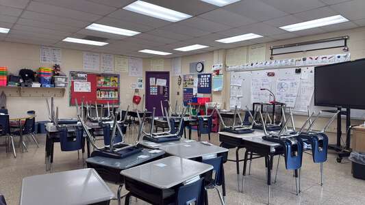 Kanoon - Gerald Delgado Kanoon Elementary Magnet School Classroom Standard in Chicago 3