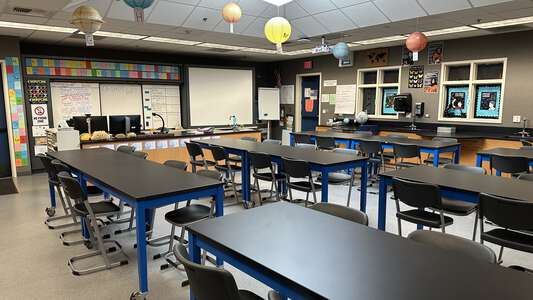 Jeffrey Trail Middle School Science Room in Irvine