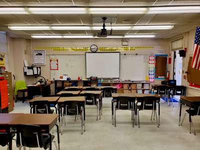Auburndale Central Elementary School Classroom Standard in Auburndale