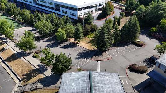 Lakeview Elementary School Parking Lot - Side in Kirkland