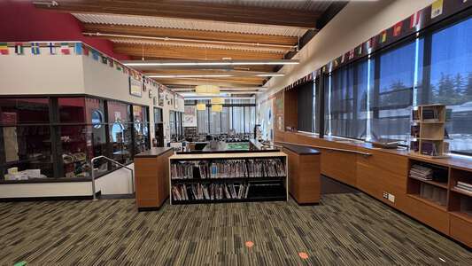 Benjamin Rush Elementary School Library in Redmond