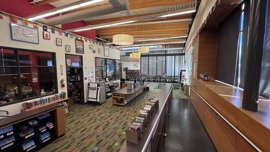 Benjamin Rush Elementary School Library in Redmond