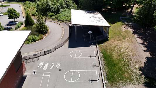 Benjamin Rush Elementary School Outdoor Covered Area in Redmond
