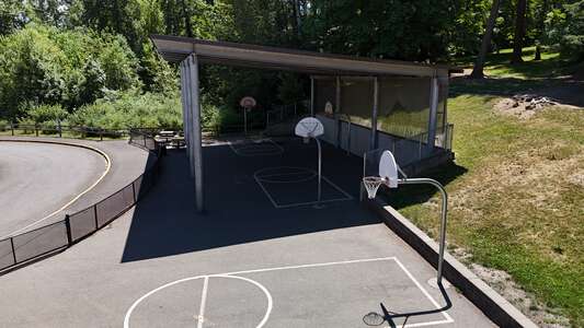 Benjamin Rush Elementary School Outdoor Covered Area in Redmond