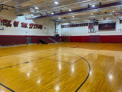 Gym (Athletic Building)