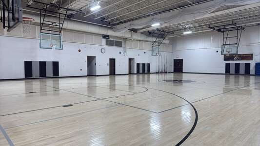 Rock Springs Junior High School Gym - Auxiliary in Rock Springs 3