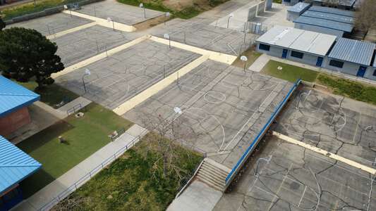 Hillview Middle School Outdoor Basketball Courts in Palmdale 3