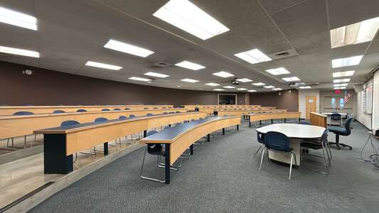 Sheldon High School C9 Lecture Hall in Eugene 3