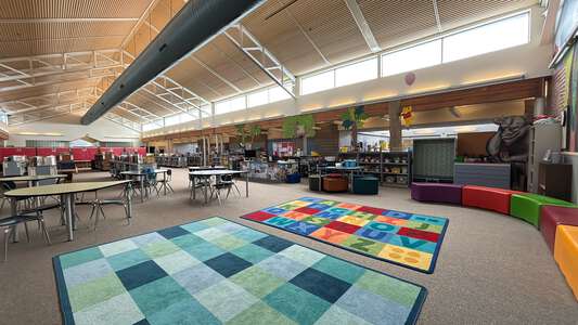 Sexton Mountain Elementary School Library in Beaverton 3