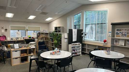 Alta Vista High School Library in Mountain View 2