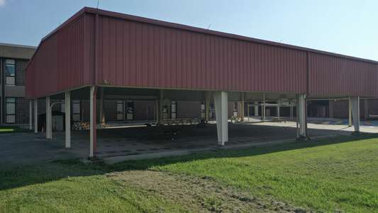 Solis Elementary School Covered Outdoor Area in Gretna 2