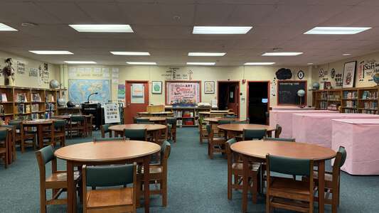 Spring Park Elementary School Library (3 hr min) in Jacksonville 2