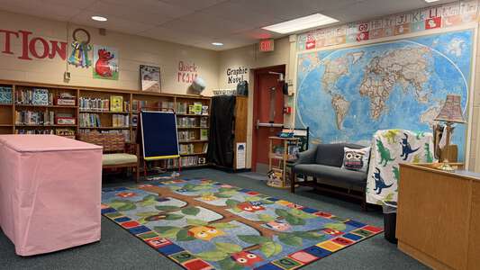 Spring Park Elementary School Library (3 hr min) in Jacksonville 3
