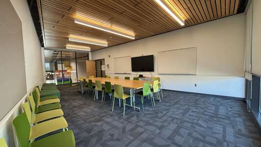 Cascade Middle School Conference Room in Eugene 3