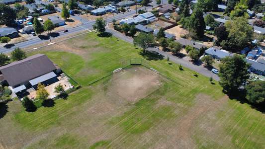 Fairfield Elementary School Field Baseball in Eugene 3