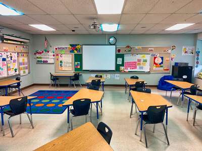 Henderson Elementary School Classroom Standard in St. Charles 3