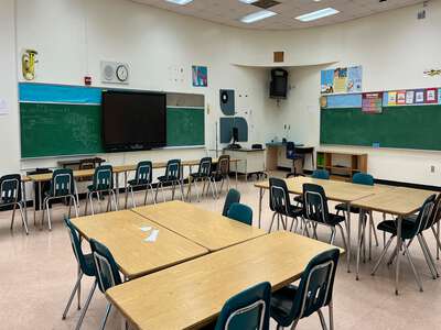 Pine Villa Elementary School Music Room in Miami 3