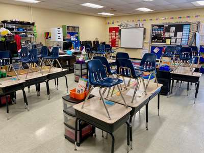 Charter Oak Primary School Classroom Standard in Peoria