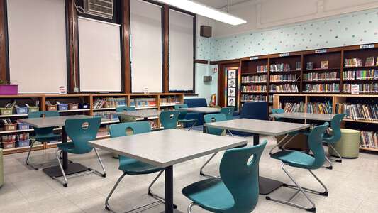Locke - Josephine C Locke Elementary School Library in Chicago 4