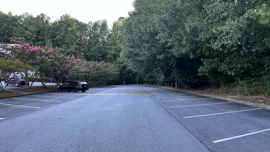 Berkeley Lake Elementary School Parking Lot - Side in Duluth