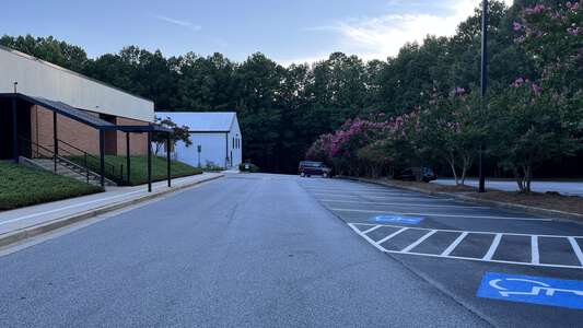 Berkeley Lake Elementary School Parking Lot - Side in Duluth