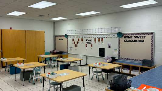 Windsor Woods Elementary School Classroom Standard in Virginia Beach