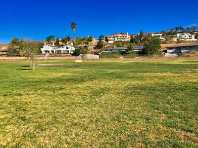 Poinsettia Elementary School Field - Practice in Ventura