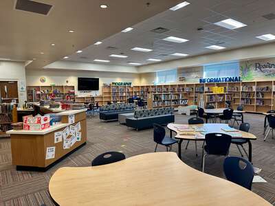 Inskip Elementary School Library in Knoxville 3