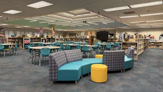 Crystal Springs Elementary School Library (3 hr min) in Jacksonville 4