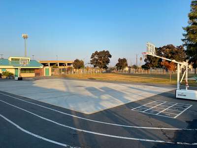 Downtown Elementary Basketball Courts in Bakersfield