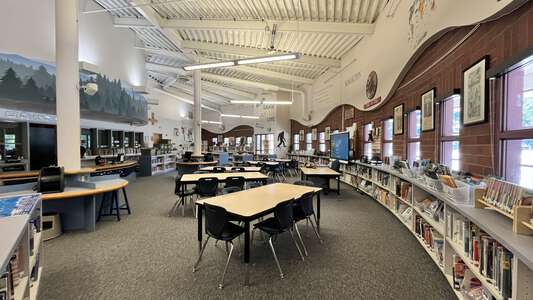 Albert Einstein Elementary School Library in Redmond