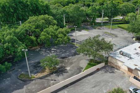 Ponce De Leon Middle School Parking Lot - Main in Coral Gables 2