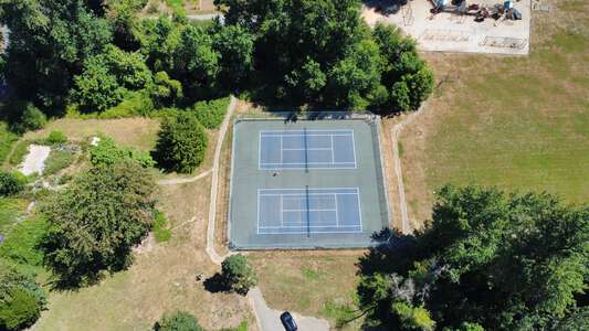 Cedaroak Park Primary School Tennis Courts in West Linn