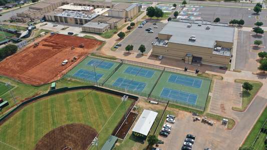 Carl Albert High School Tennis Courts in Midwest City 2