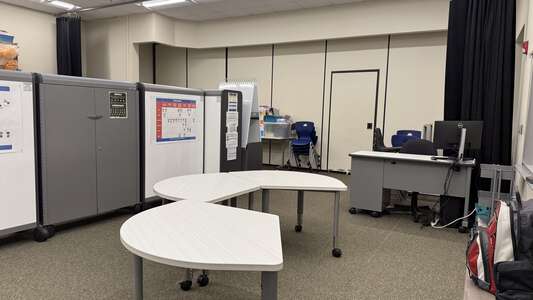 Alderwood Elementary School MPR Stage Classroom in Irvine