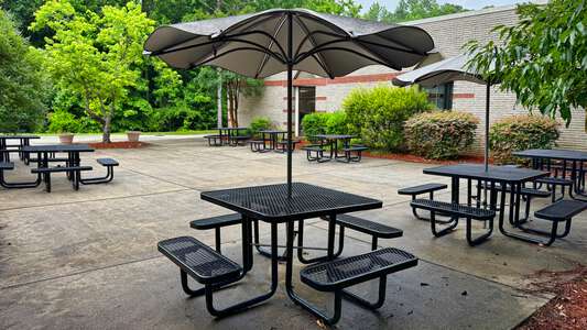Pinckneyville Middle School Cafeteria in Peachtree Corners