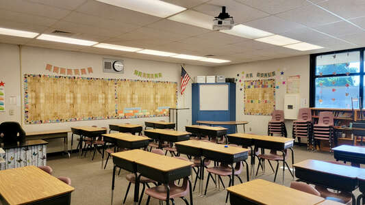 Crestwood Elementary School Classroom Standard in Visalia