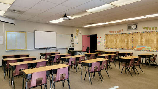 Crestwood Elementary School Classroom Standard in Visalia