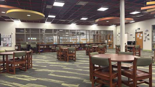Soldier Creek Elementary School Library in Midwest City 3